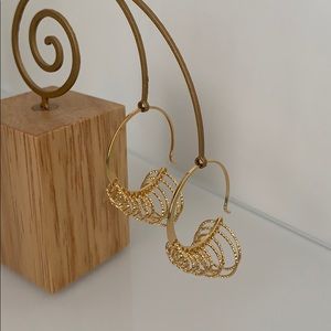Gold plated tendril earings